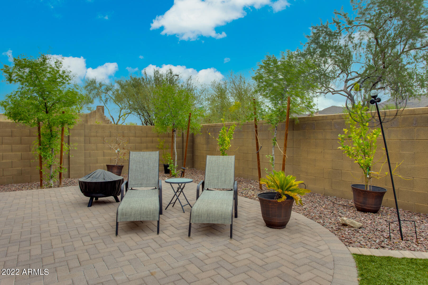 2244 W WHITMAN Court