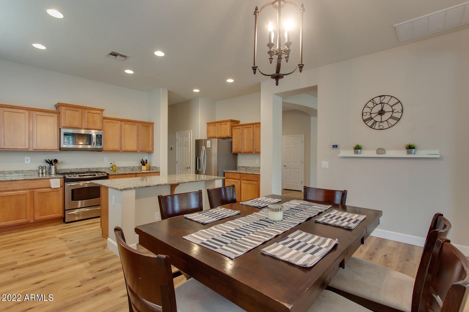 2244 W WHITMAN Court