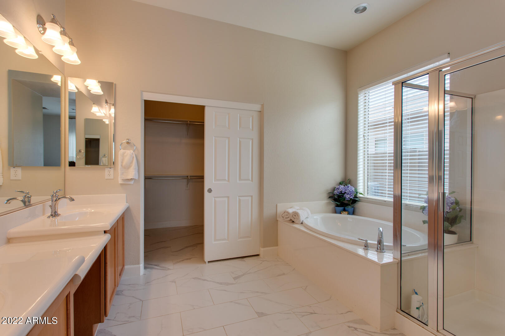 2244 W WHITMAN Court