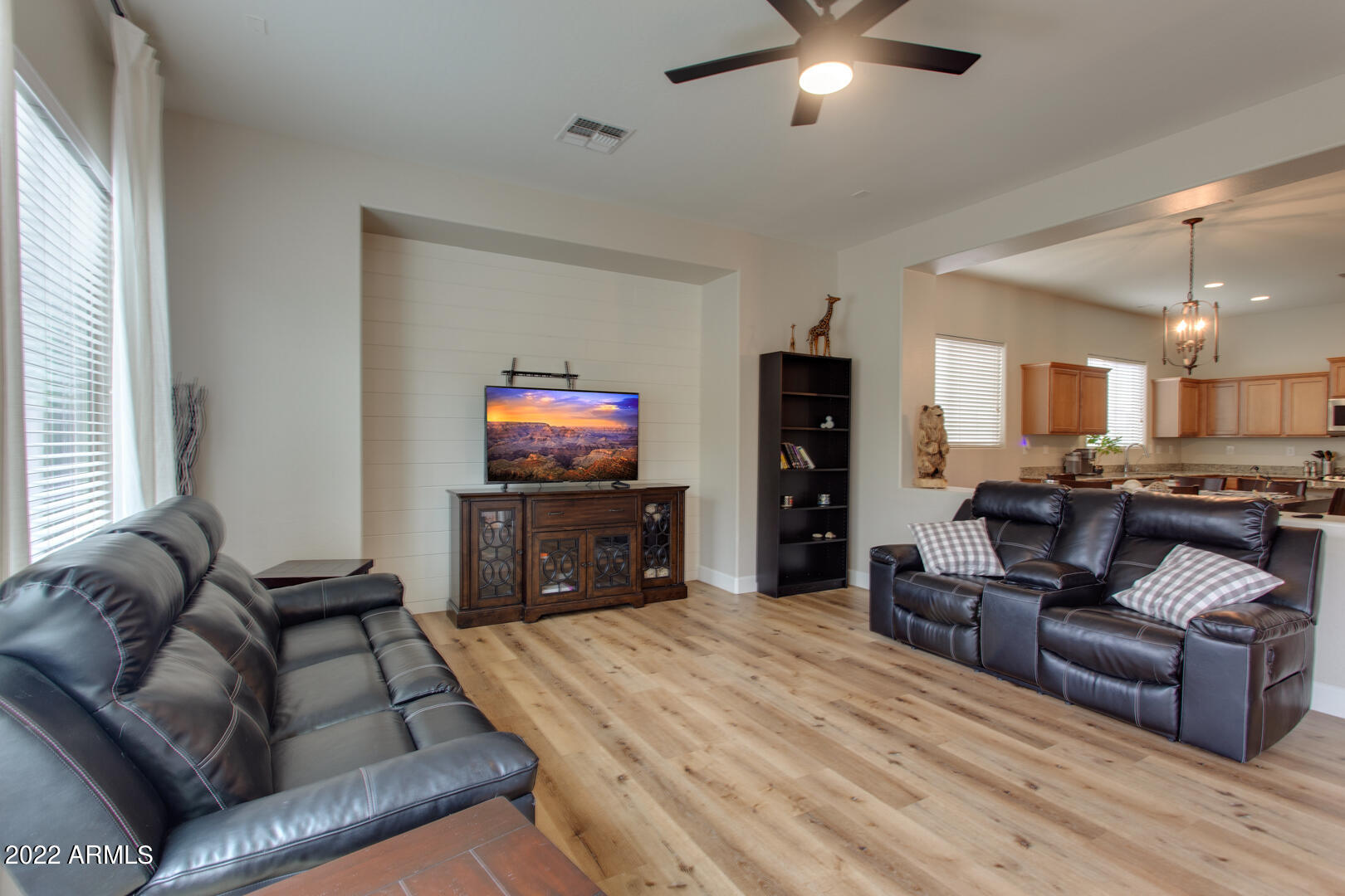 2244 W WHITMAN Court