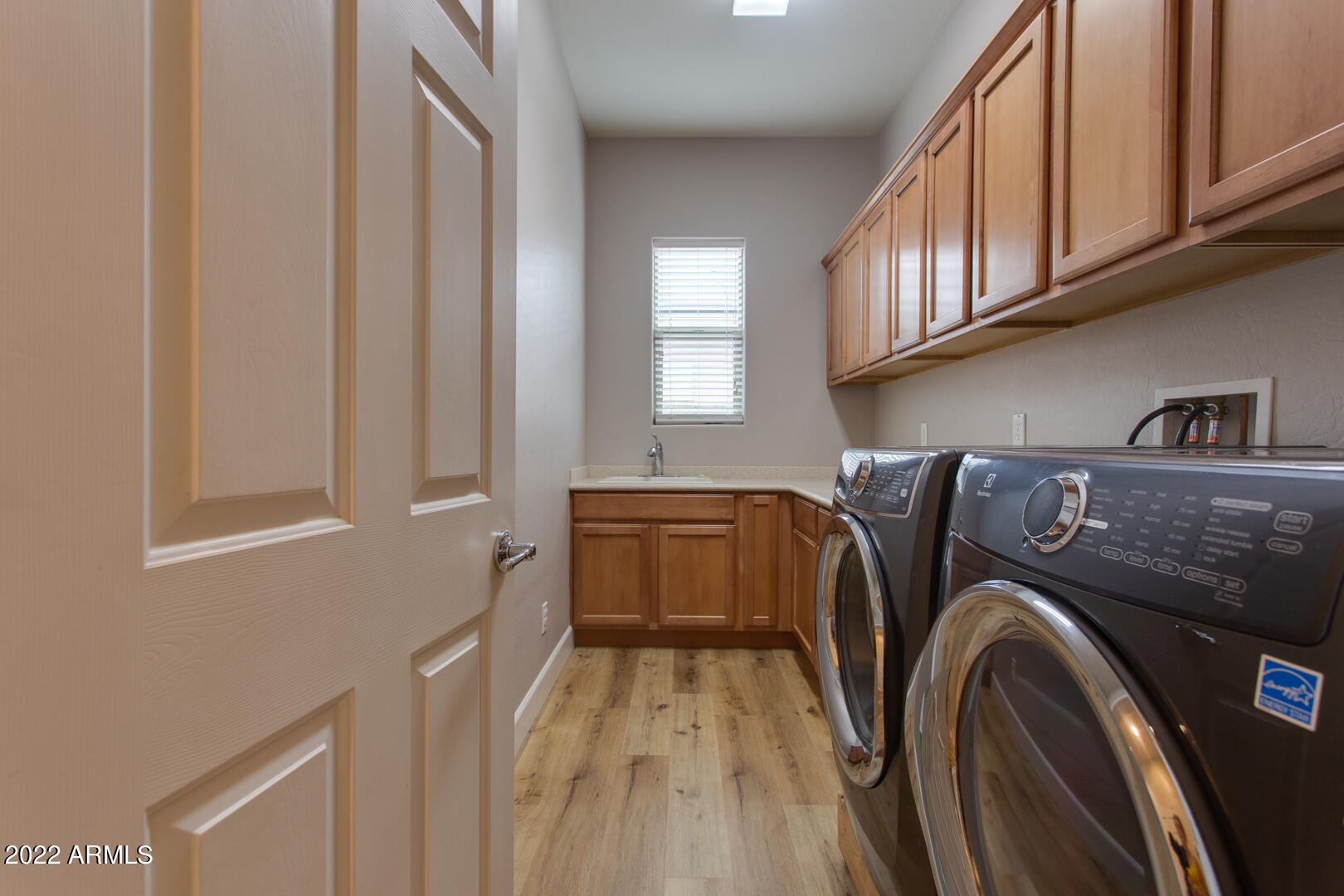 2244 W WHITMAN Court