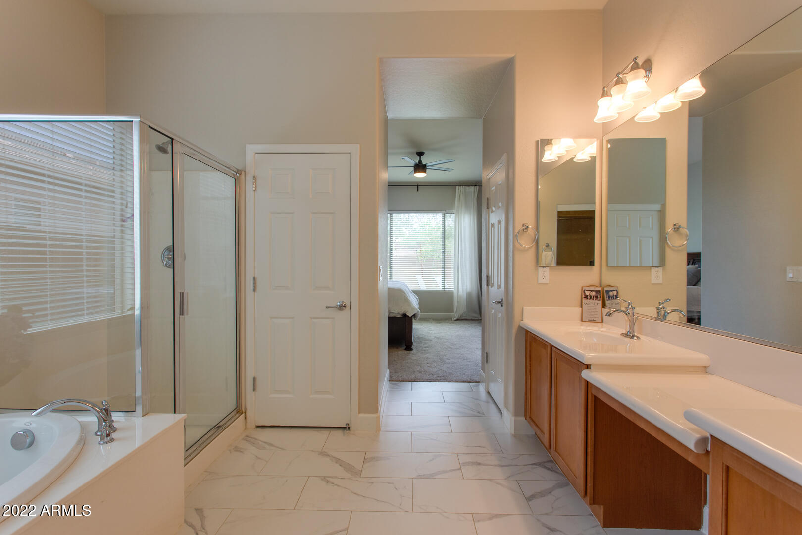 2244 W WHITMAN Court