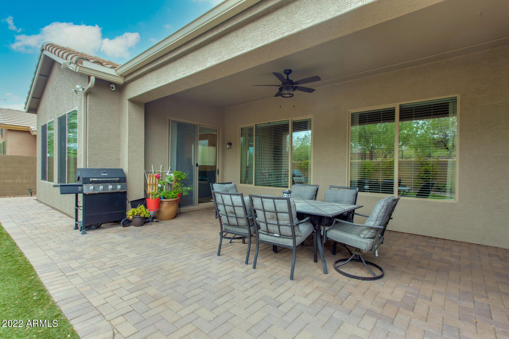 2244 W WHITMAN Court