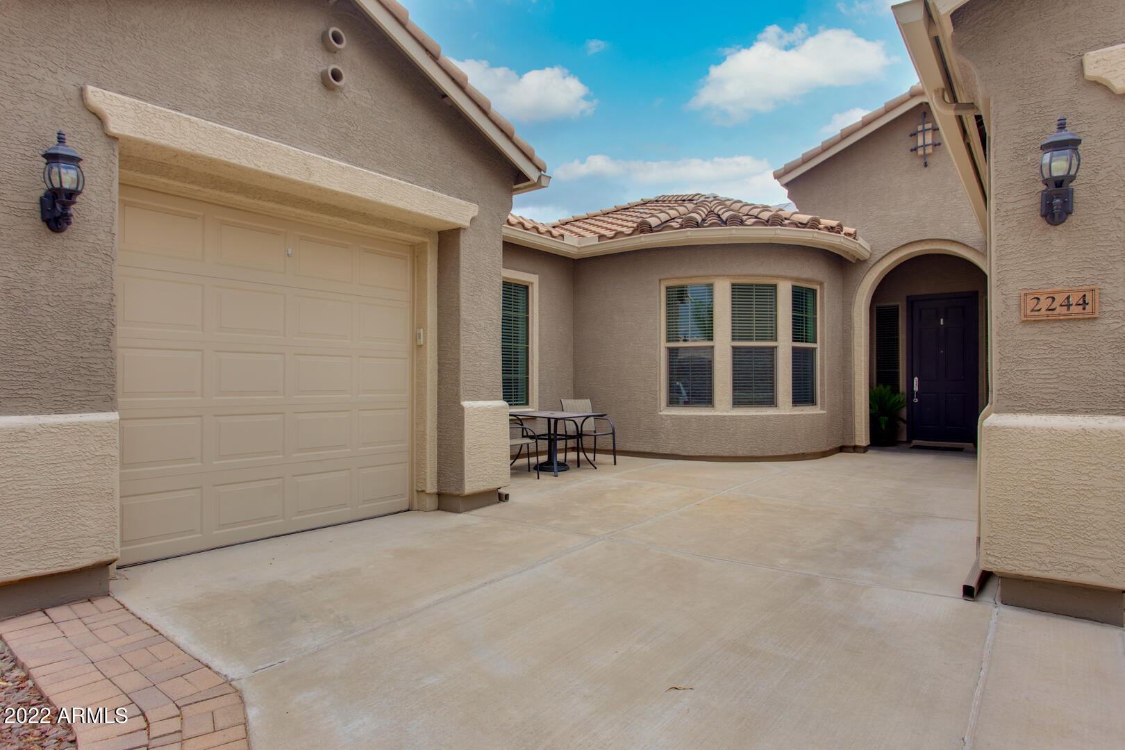 2244 W WHITMAN Court
