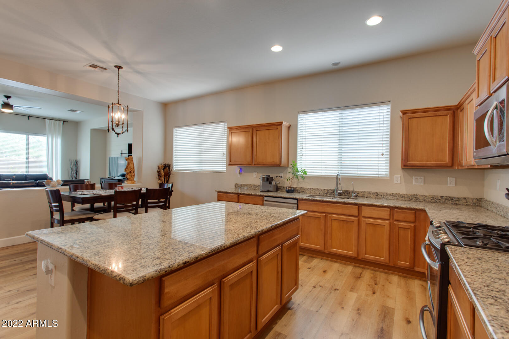 2244 W WHITMAN Court