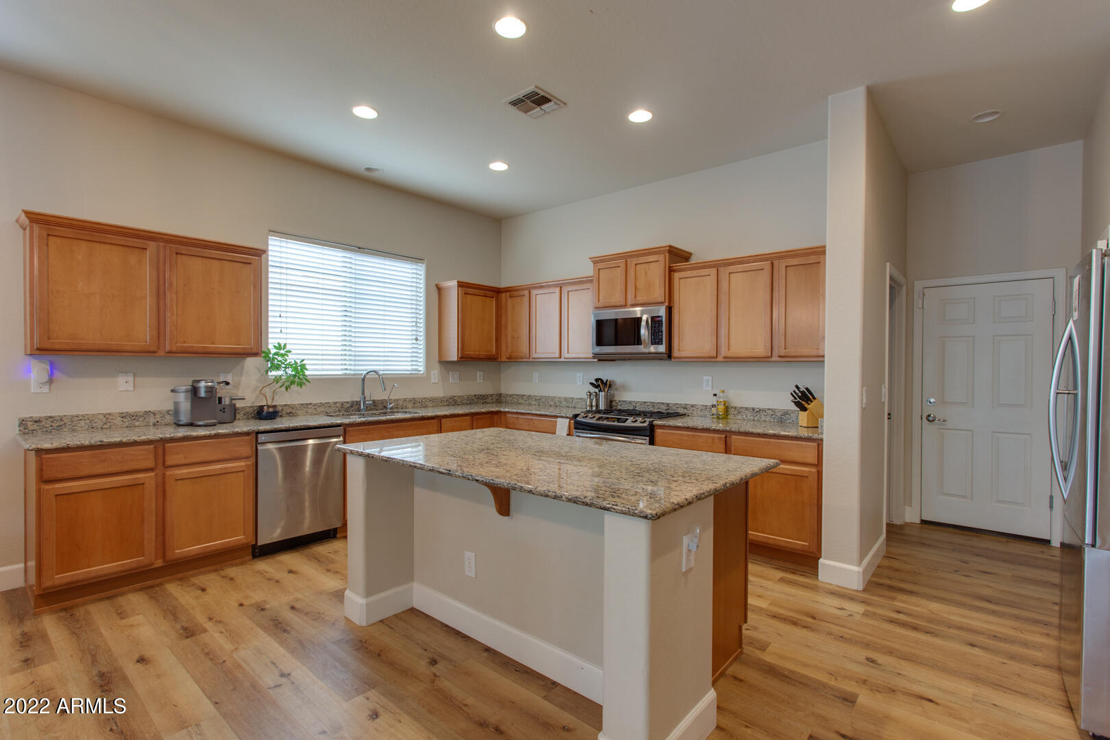 2244 W WHITMAN Court