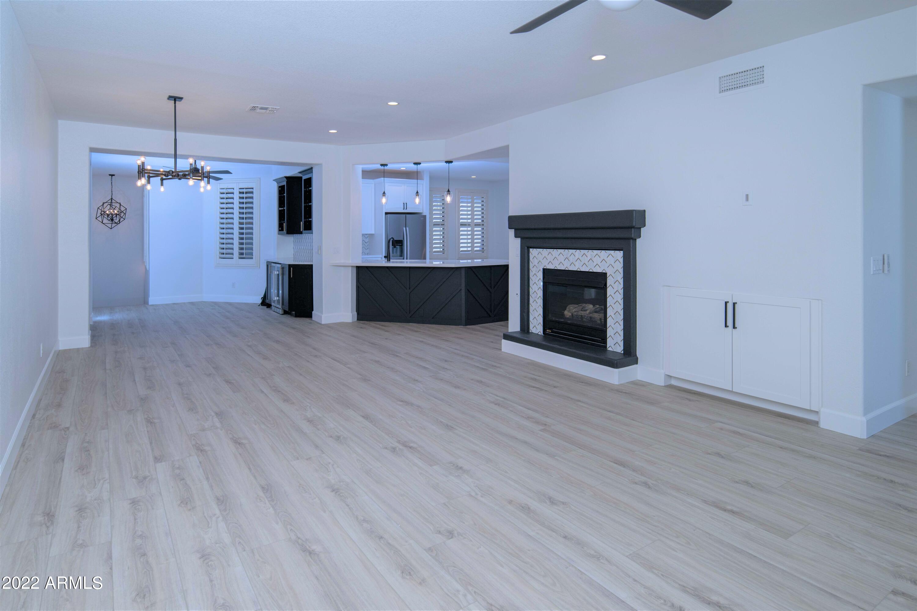 15221 N CLUBGATE Drive # 2023
