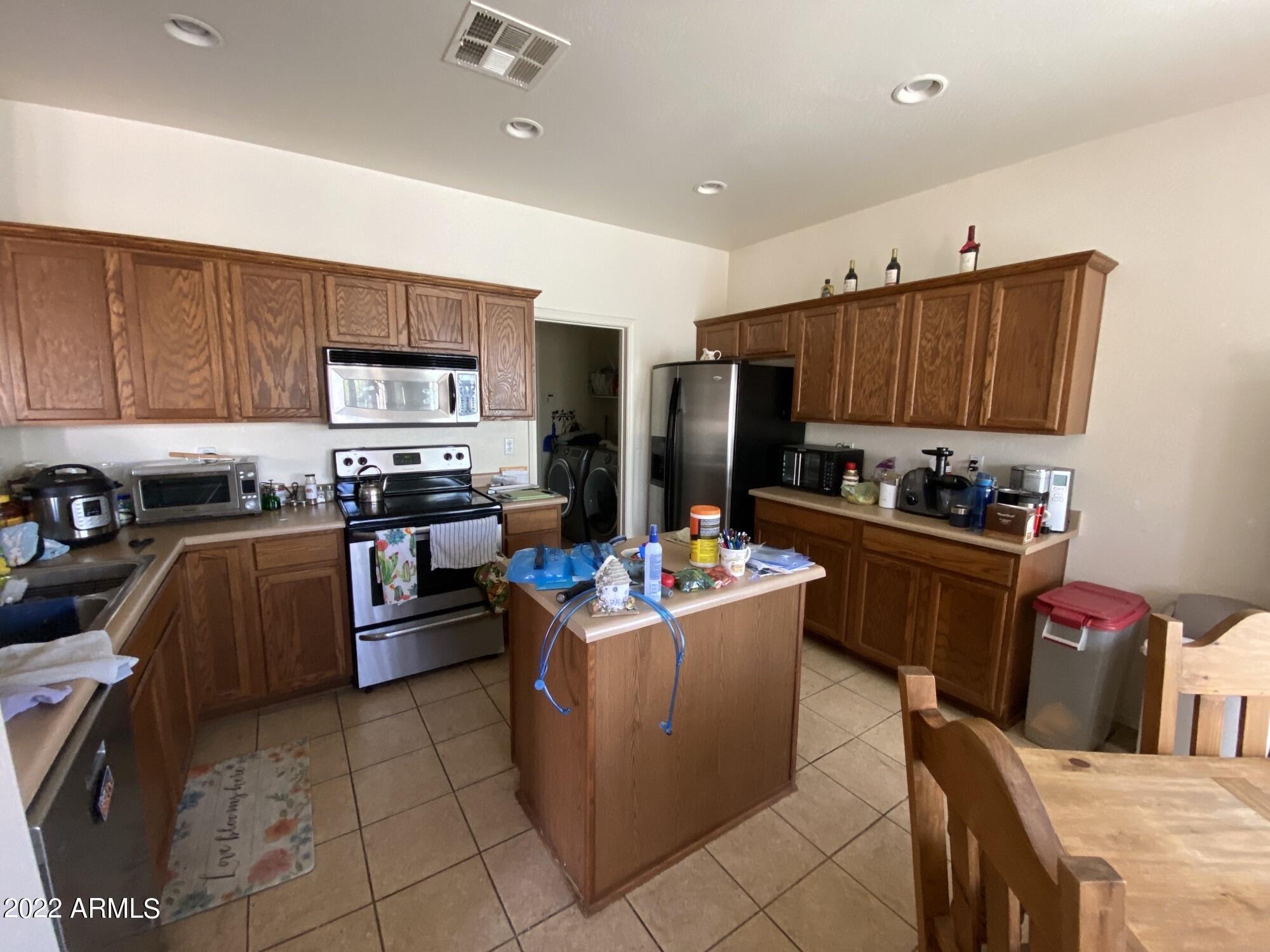 1174 E BLACKFOOT DAISY Drive