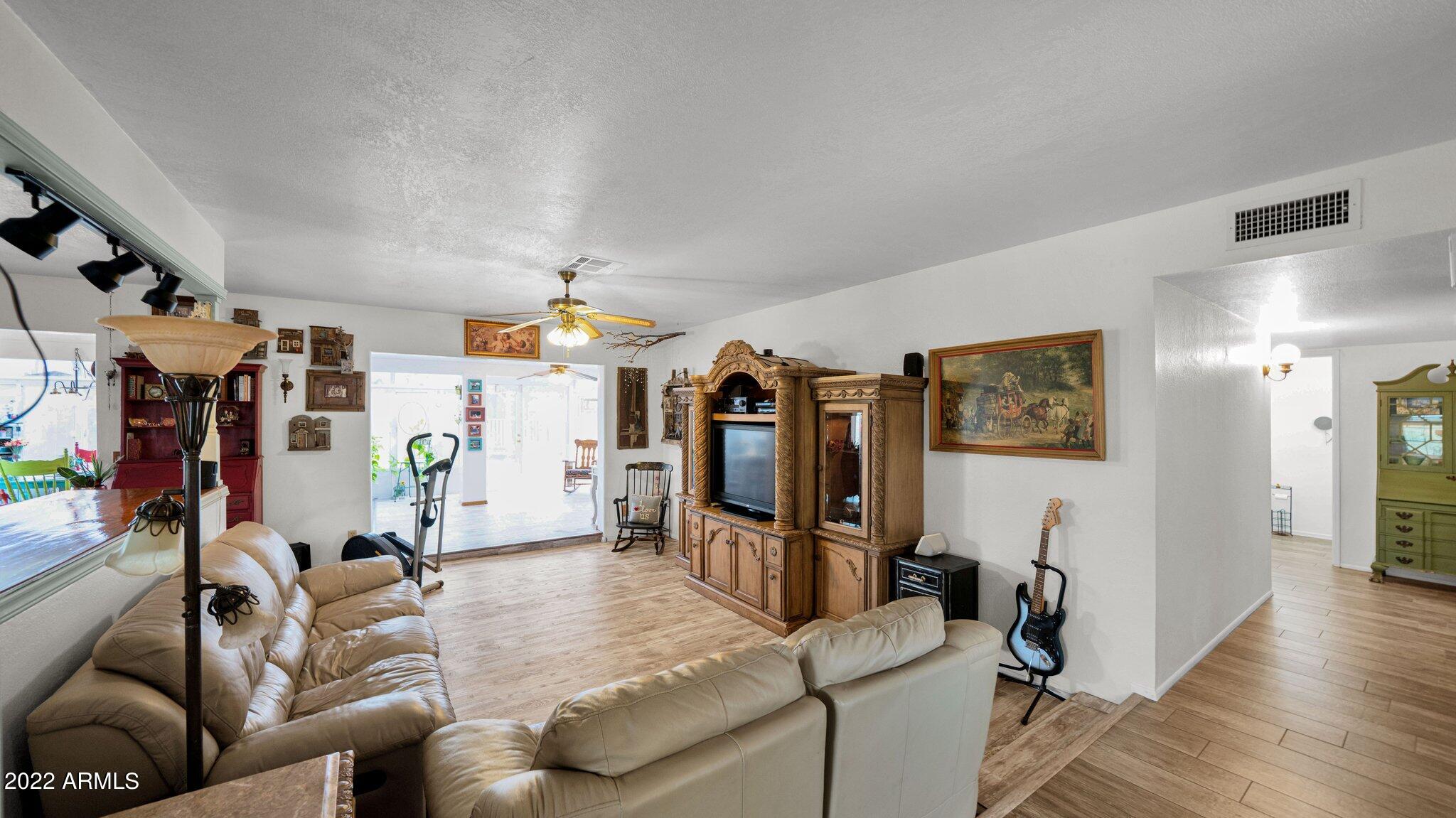 3638 W JUNIPER Avenue