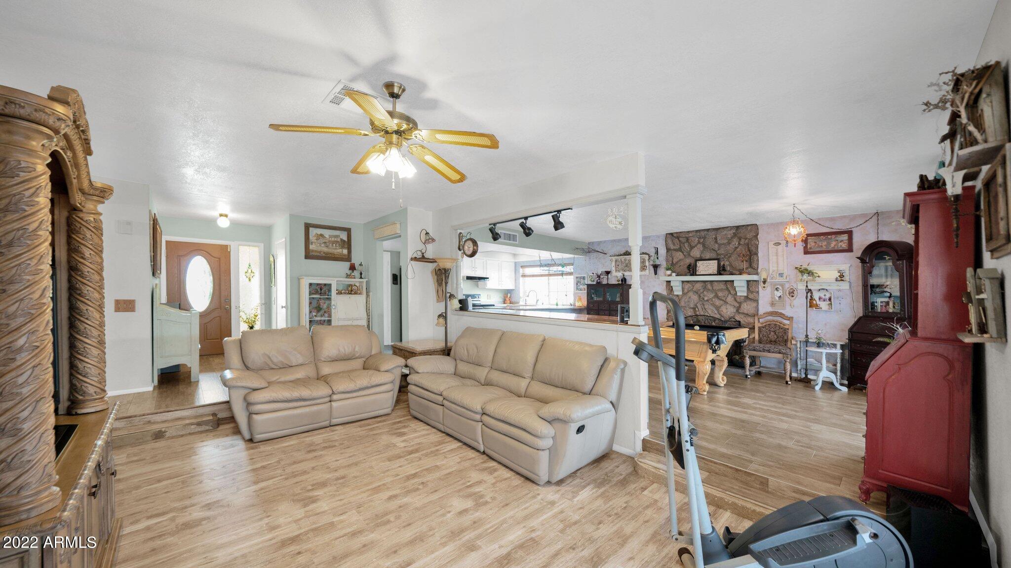 3638 W JUNIPER Avenue
