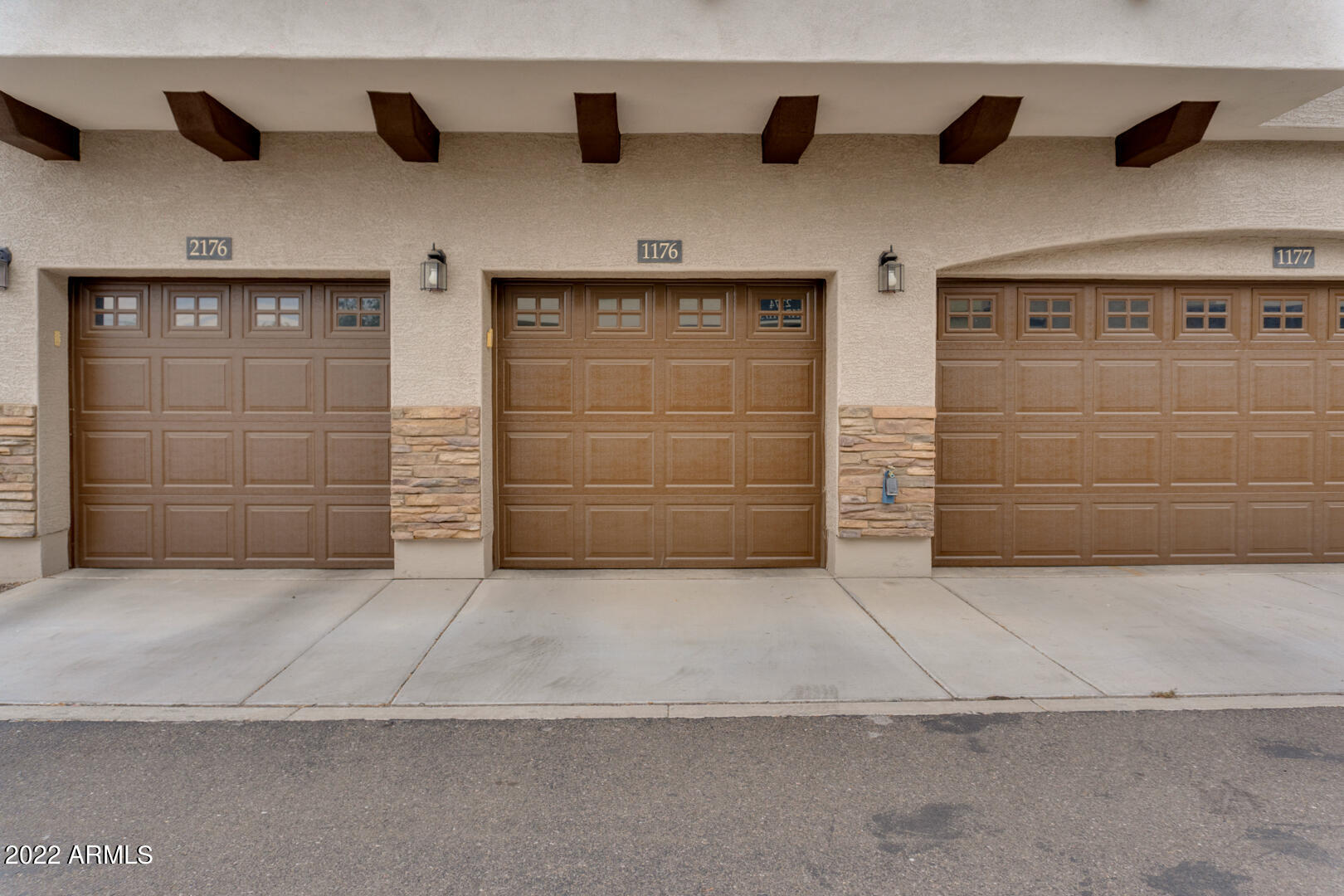2725 E MINE CREEK Road # 1176