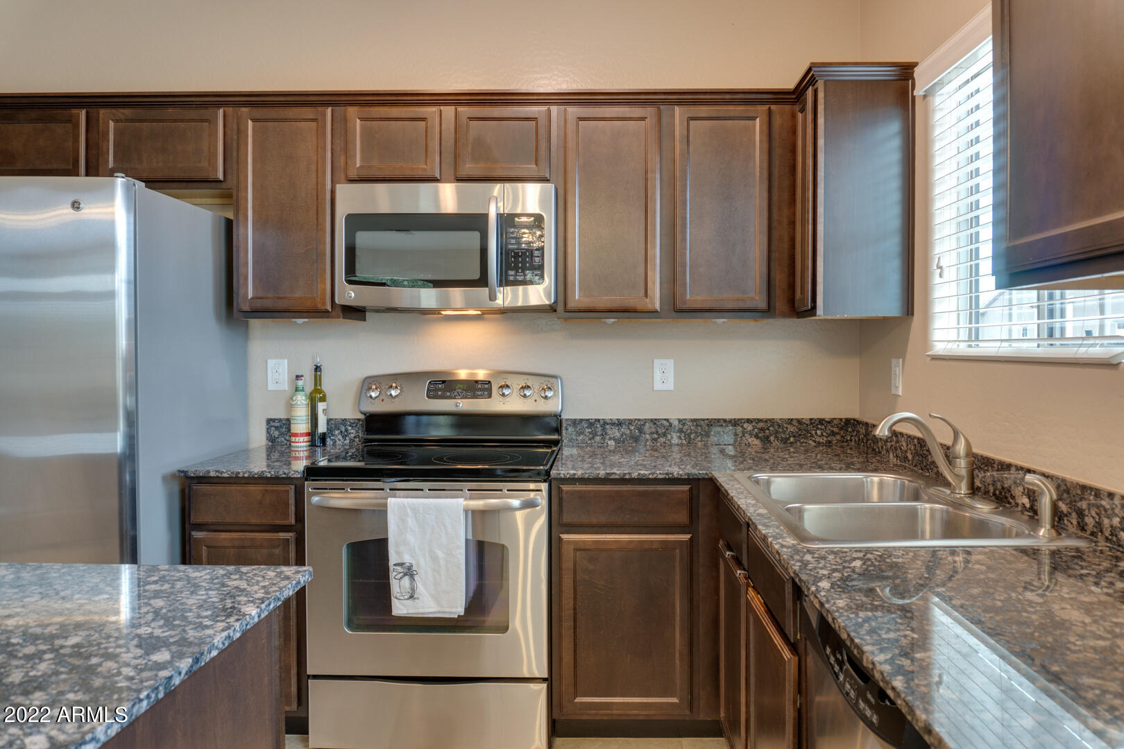 2725 E MINE CREEK Road # 1176
