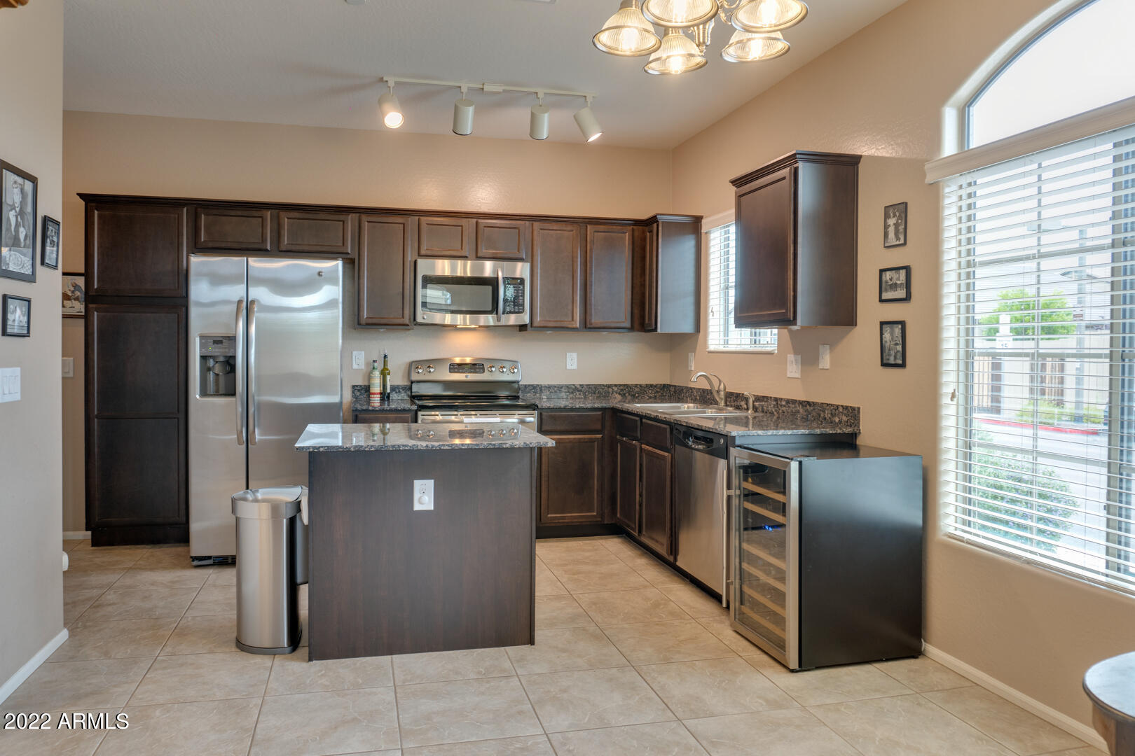 2725 E MINE CREEK Road # 1176