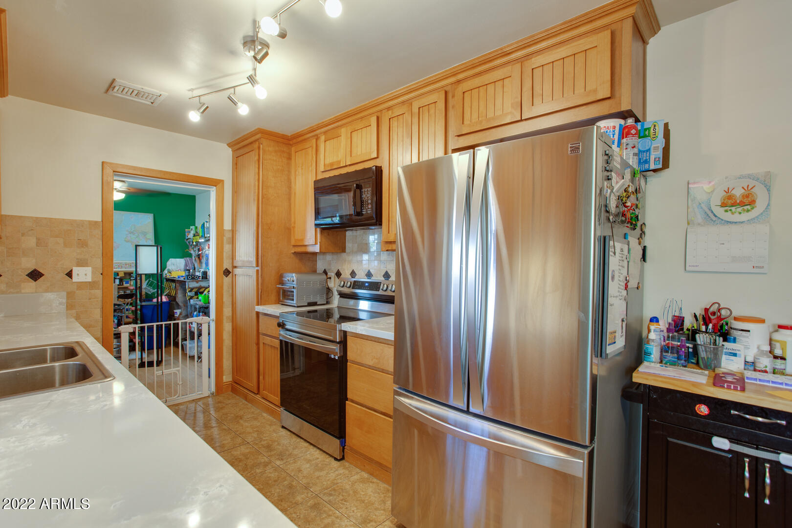 1453 W 6TH Place