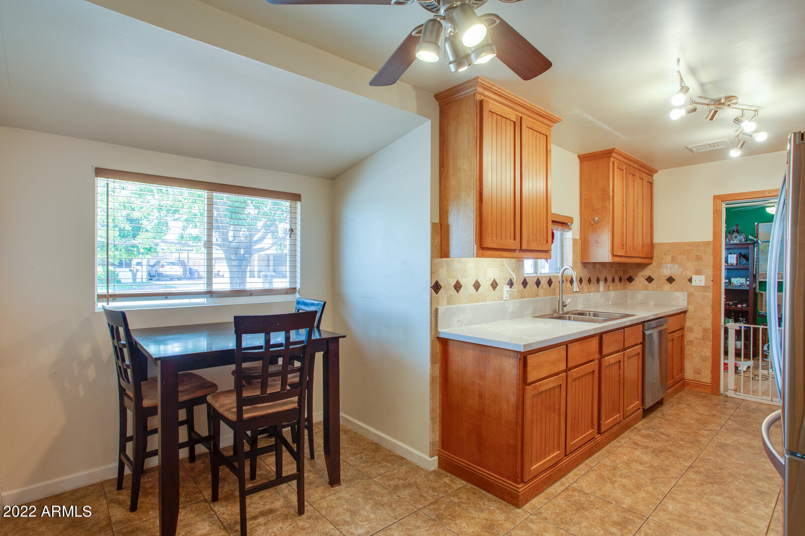 1453 W 6TH Place
