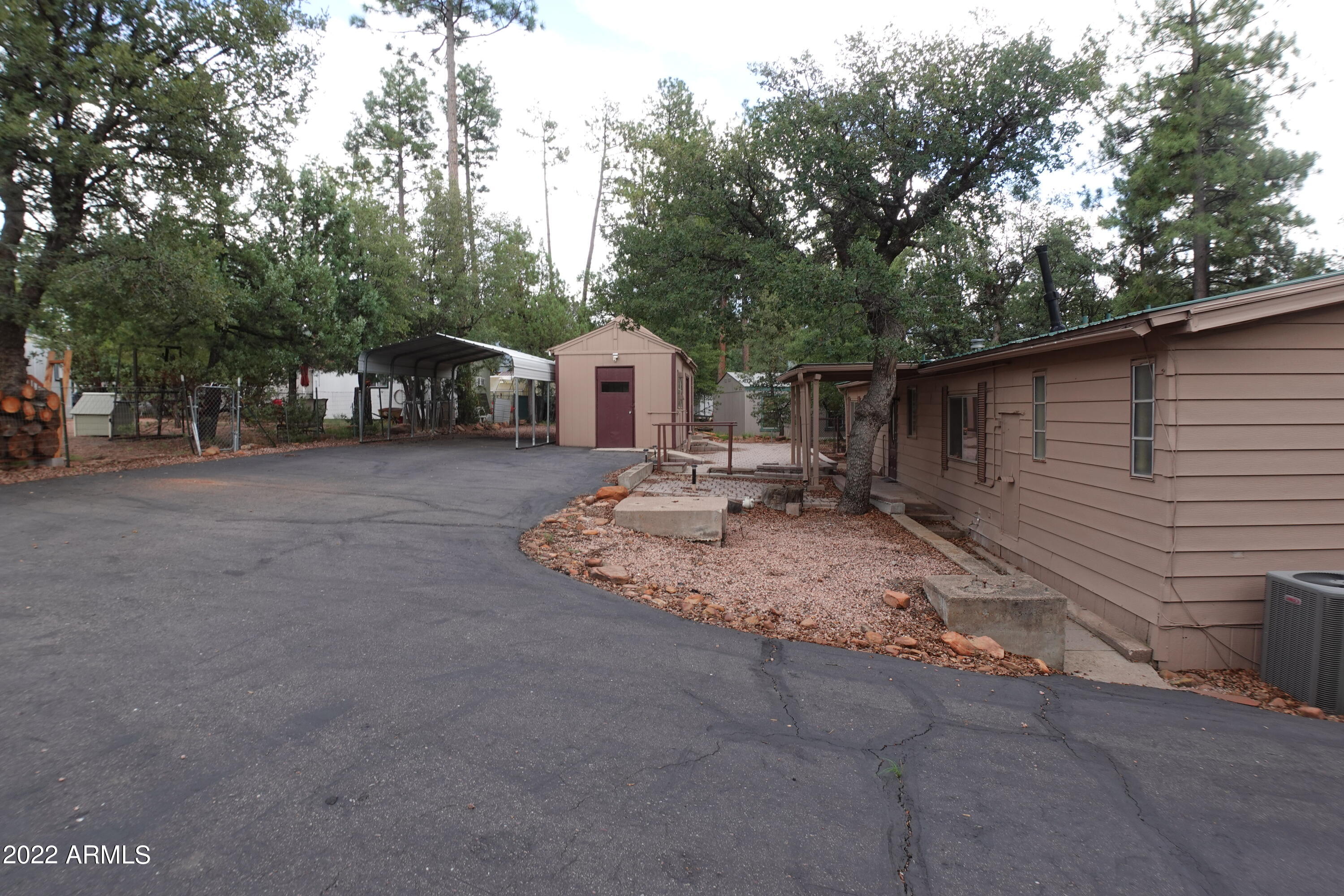 8240 W STRAWBERRY Drive