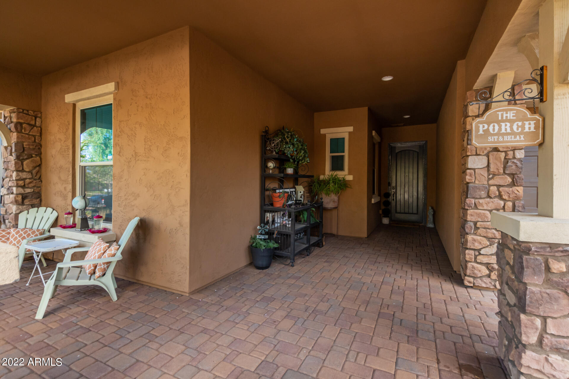 2536 N ACACIA Way