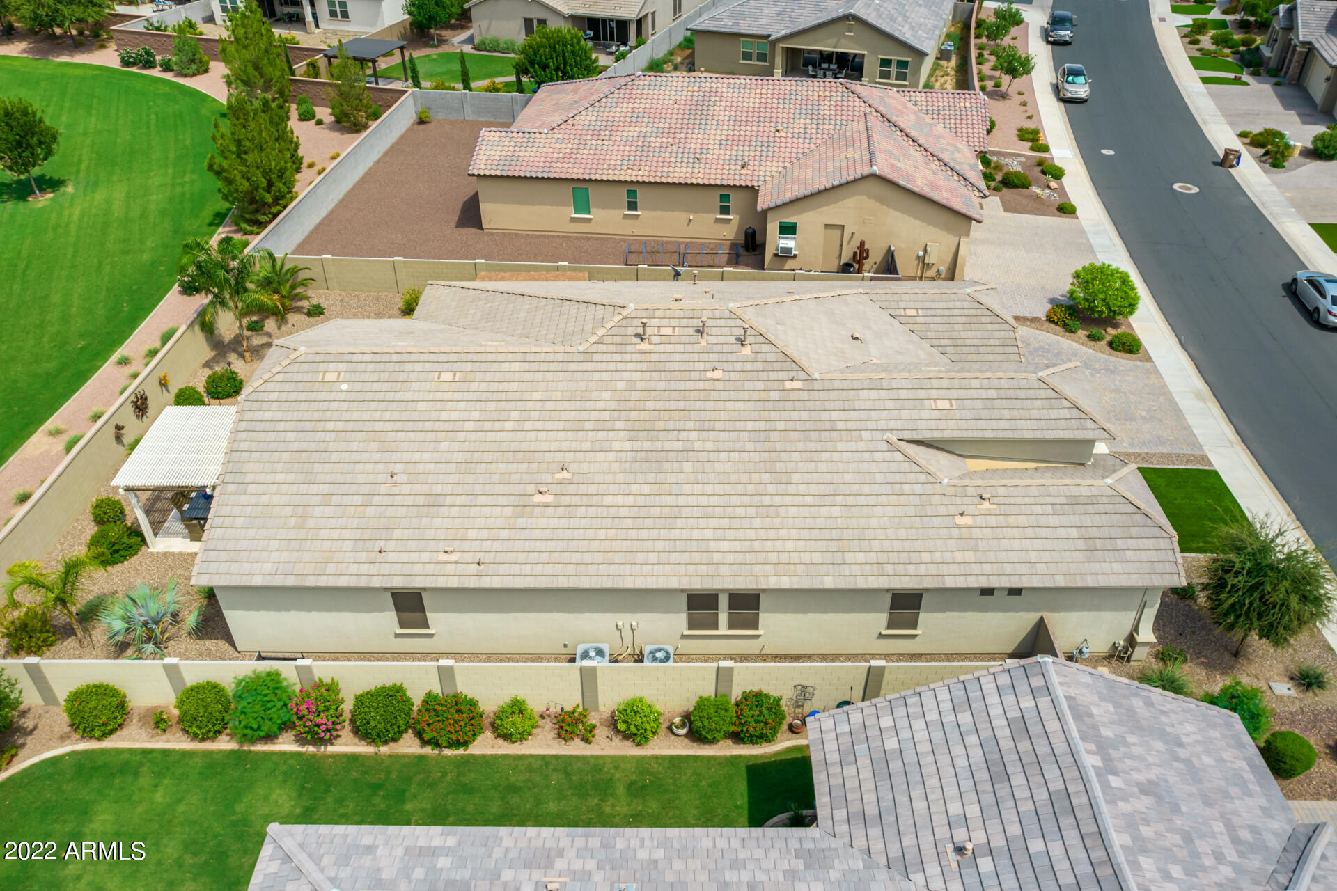 1008 W PAGODA Avenue