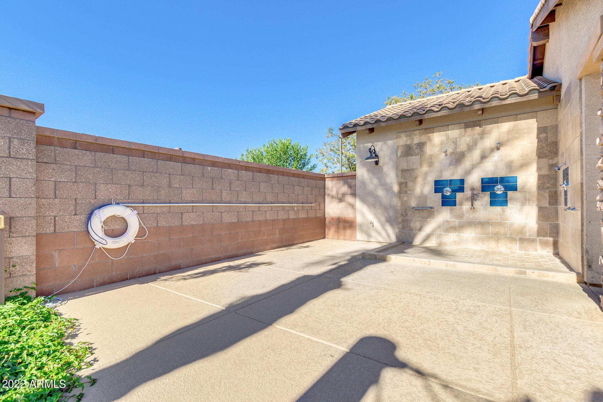 1008 W PAGODA Avenue