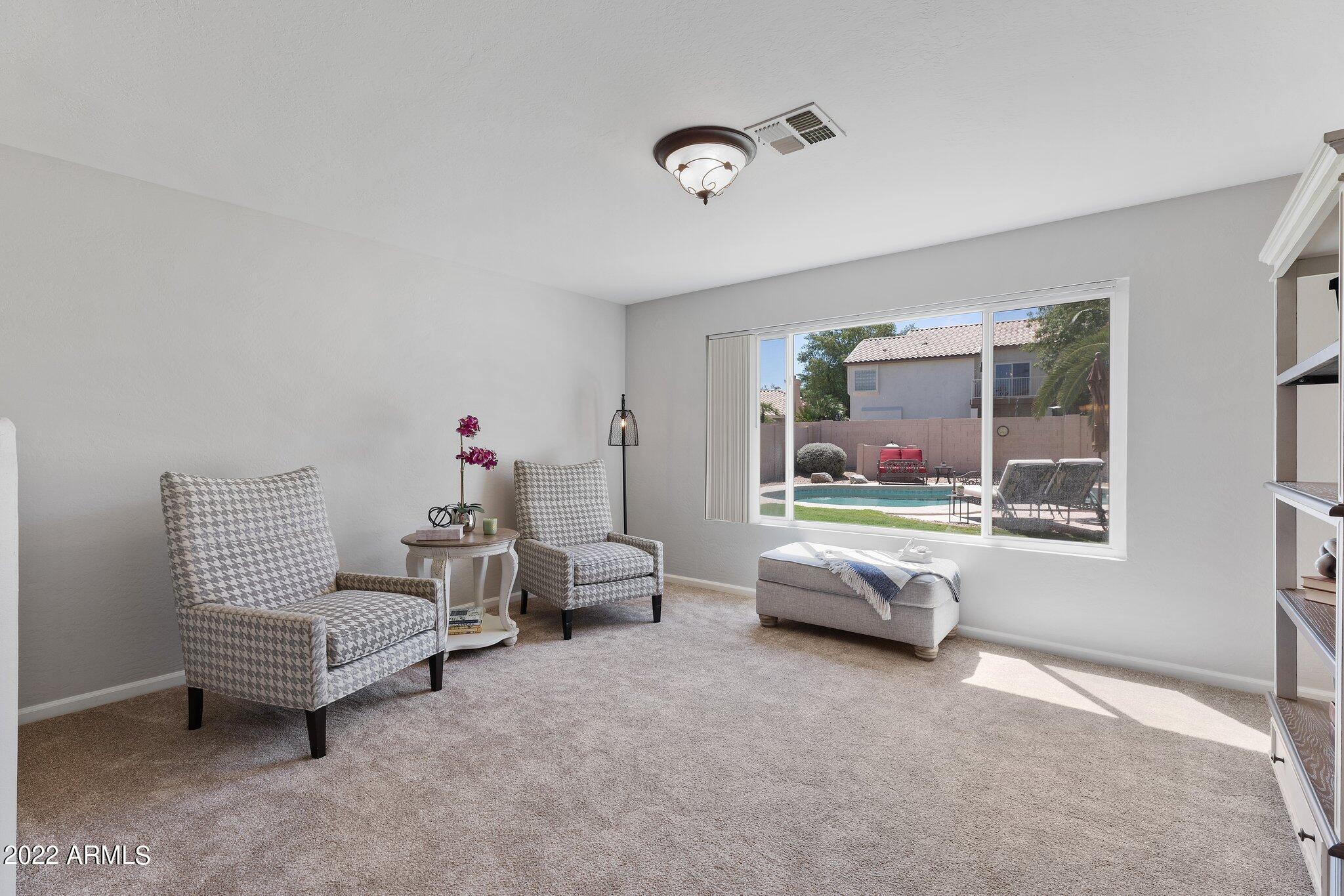 4631 W OAKLAND Street