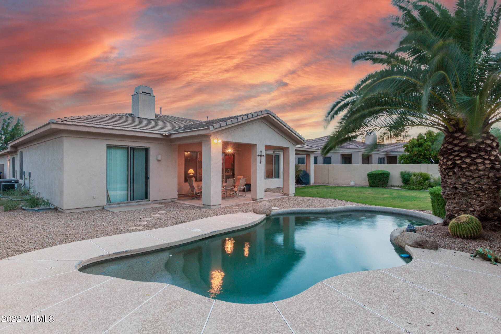 1952 W MEAD Court