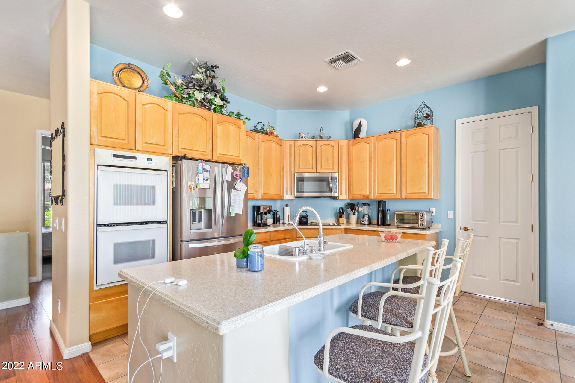 1952 W MEAD Court