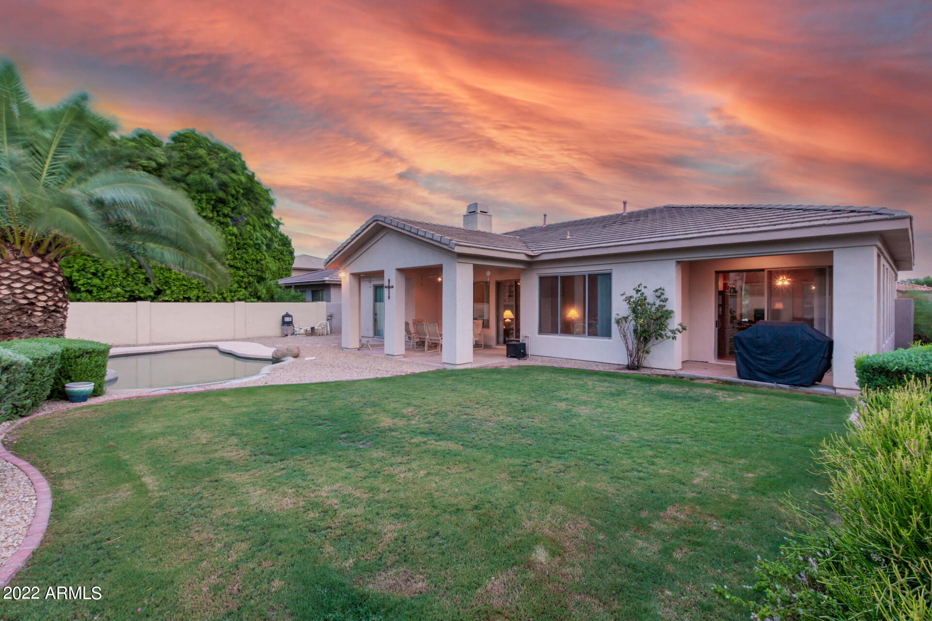 1952 W MEAD Court