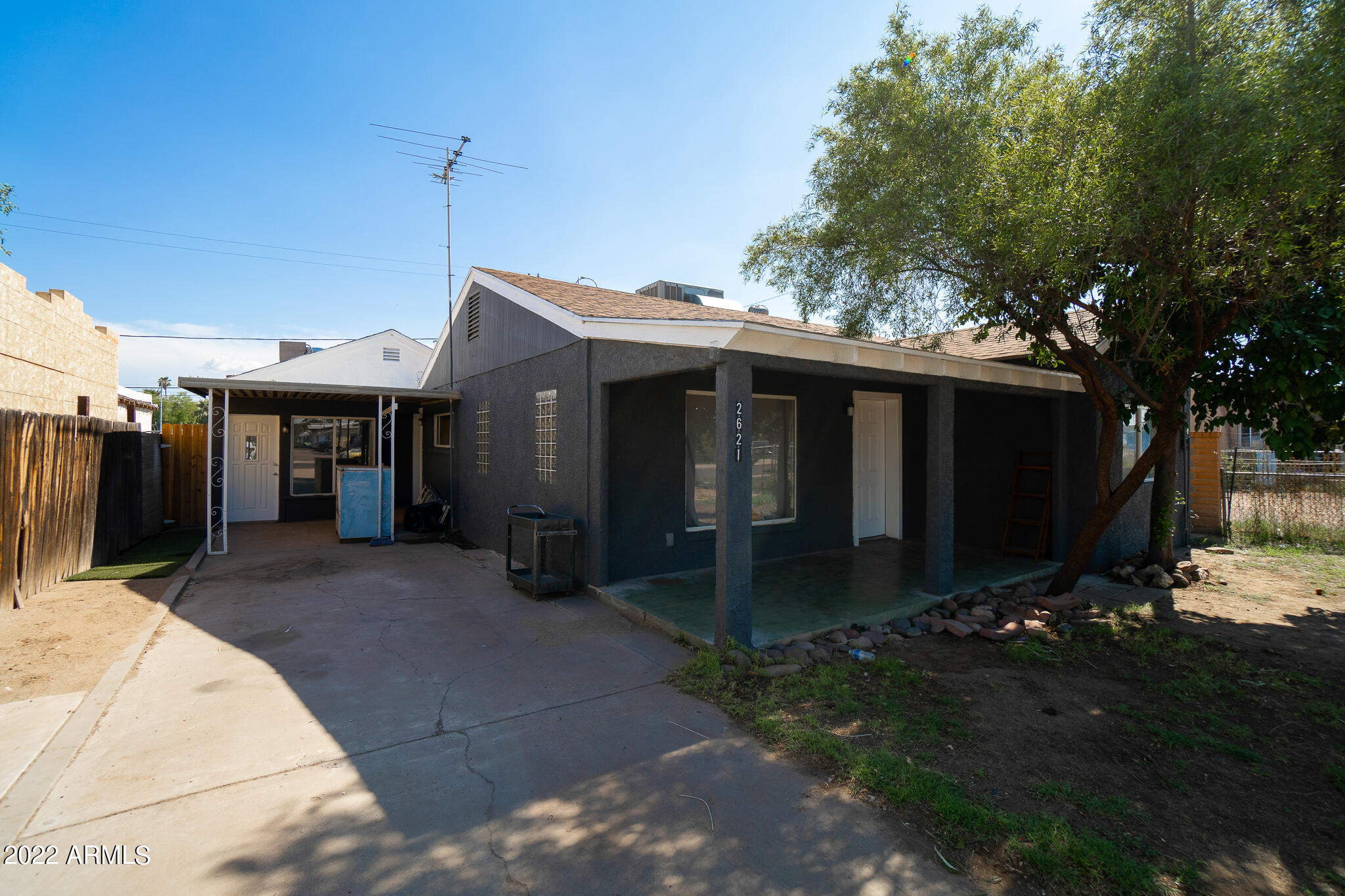 2621 W MELVIN Street