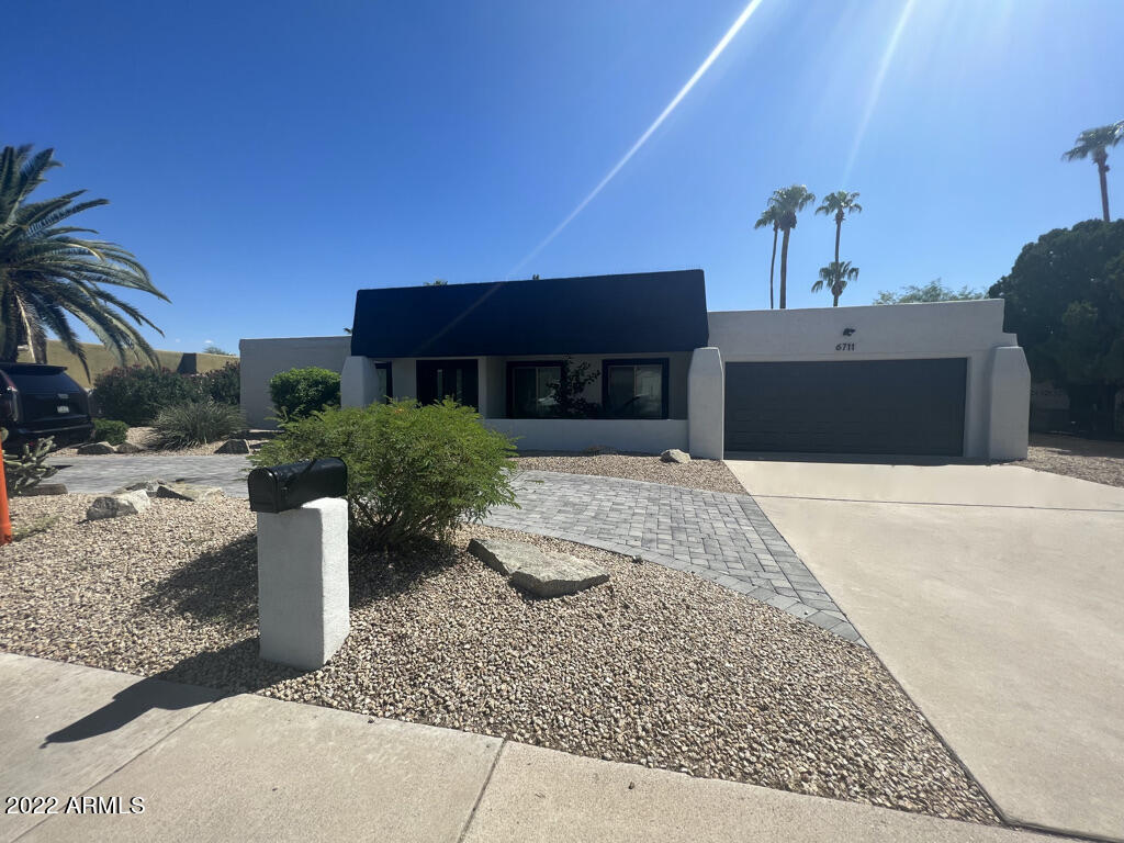 6711 E THUNDERBIRD Road