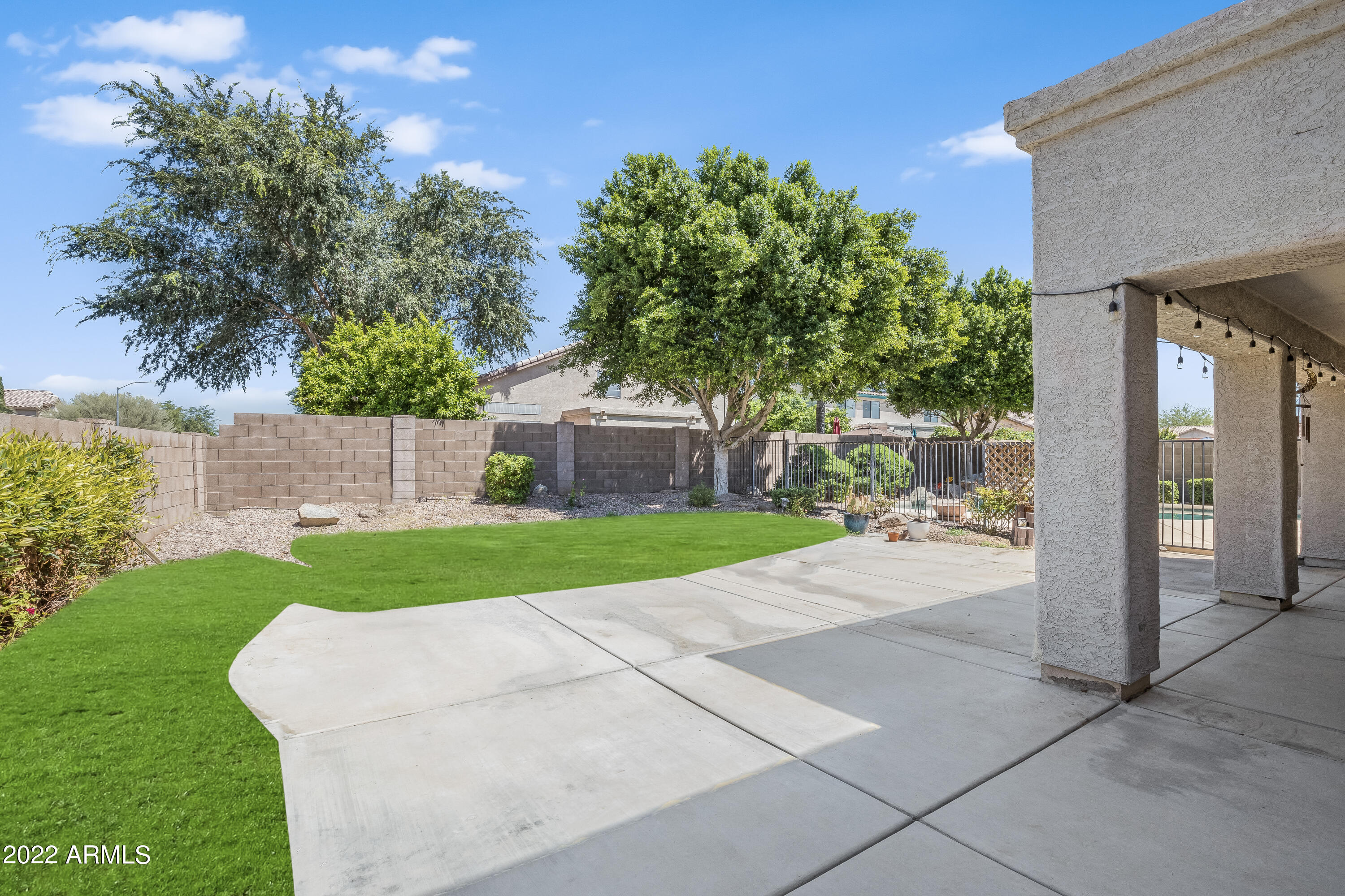 5372 W MICHELLE Drive