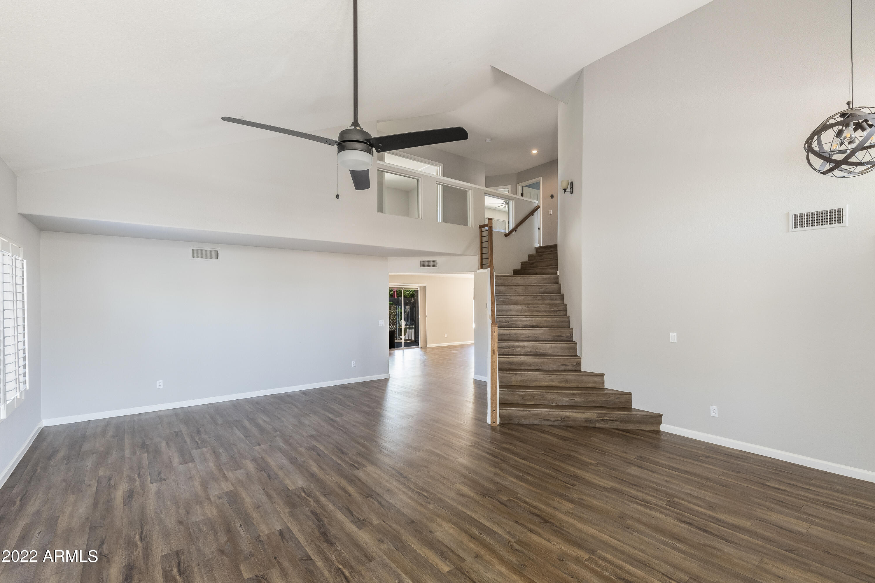 5372 W MICHELLE Drive