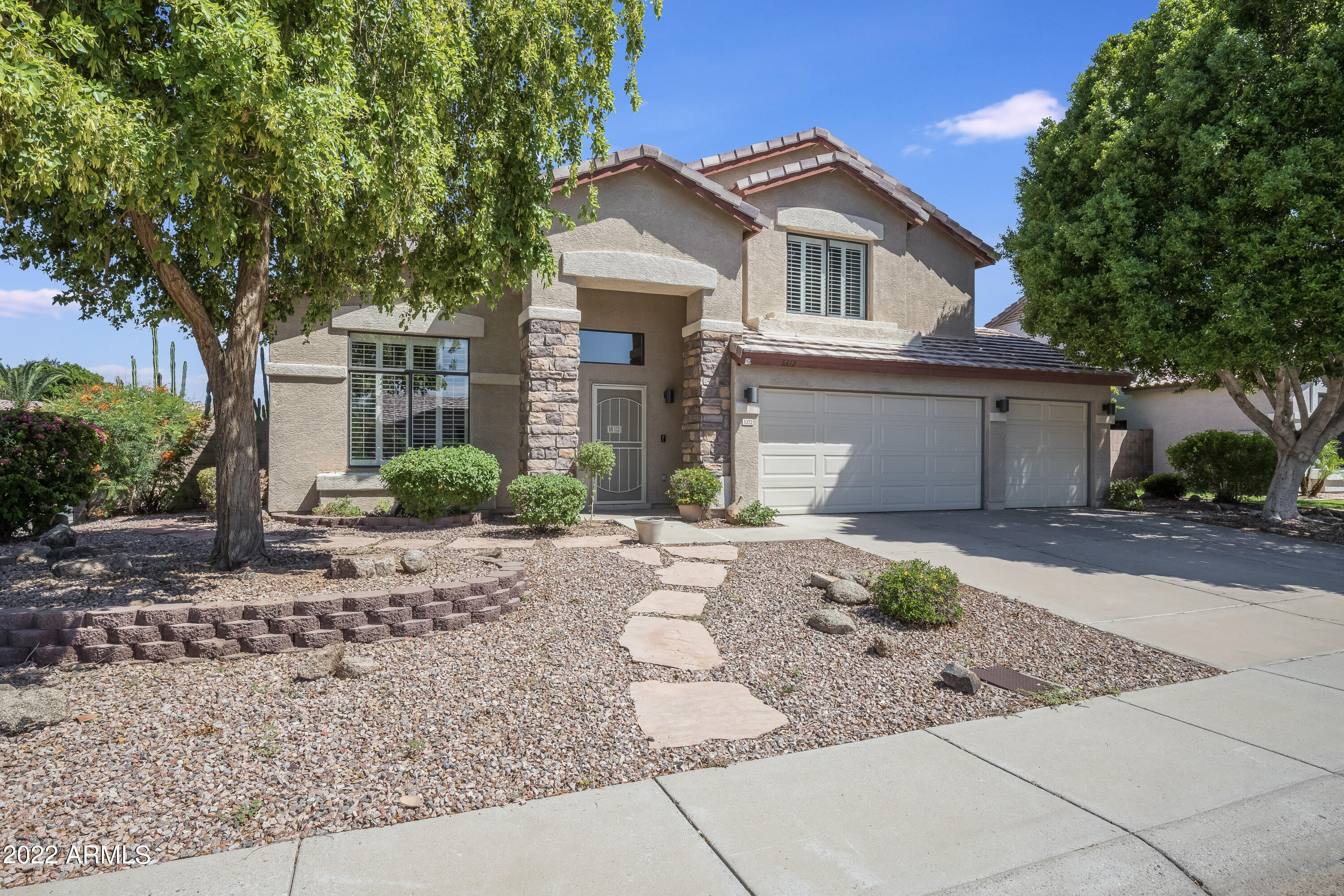 5372 W MICHELLE Drive