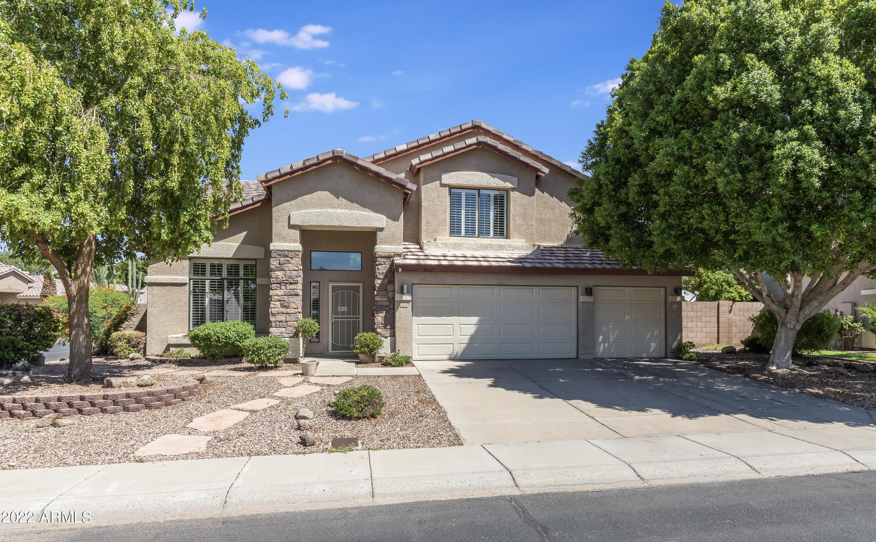 5372 W MICHELLE Drive