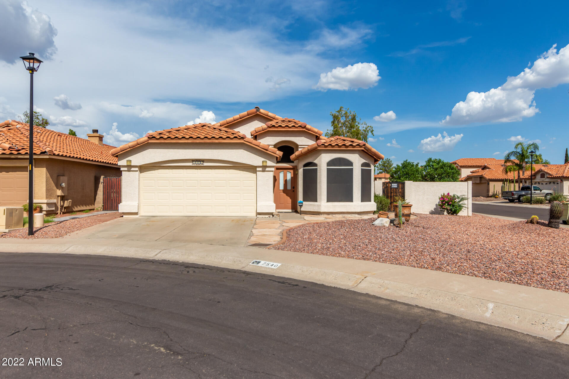 7540 W KERRY Lane