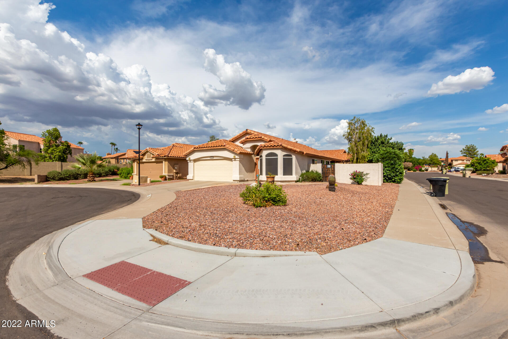 7540 W KERRY Lane