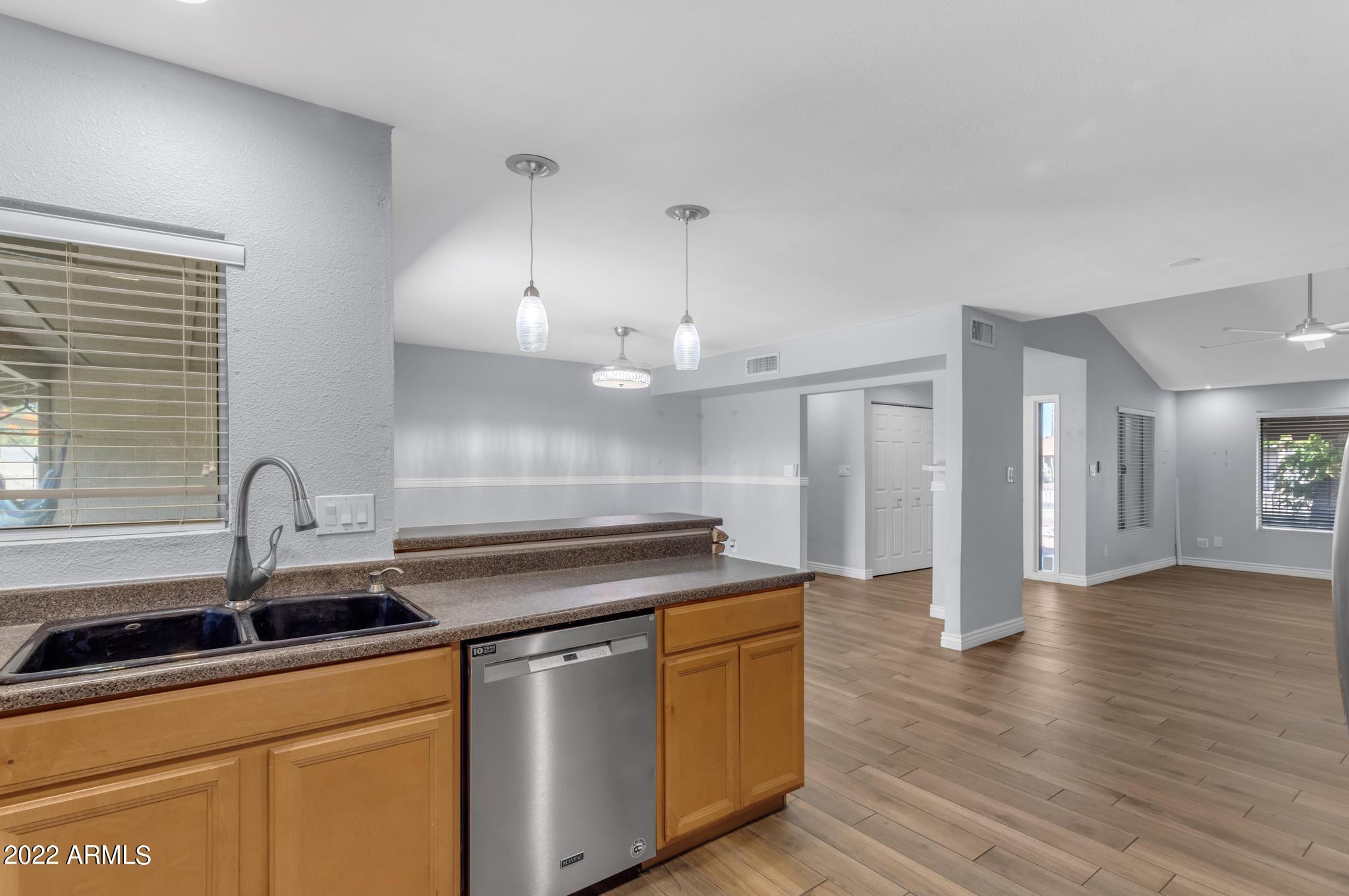 823 W JAVELINA Circle