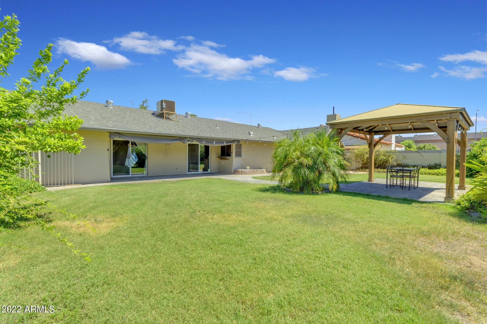 823 W JAVELINA Circle