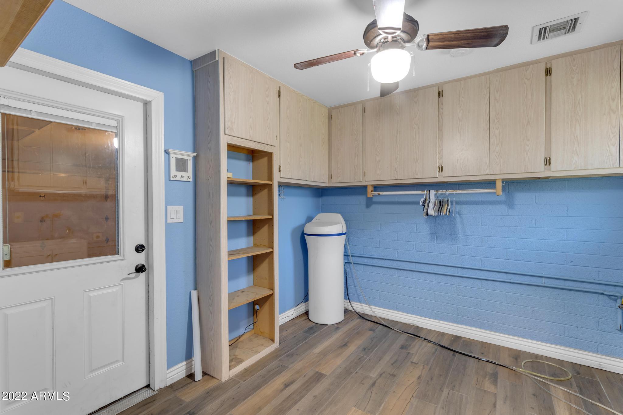 823 W JAVELINA Circle