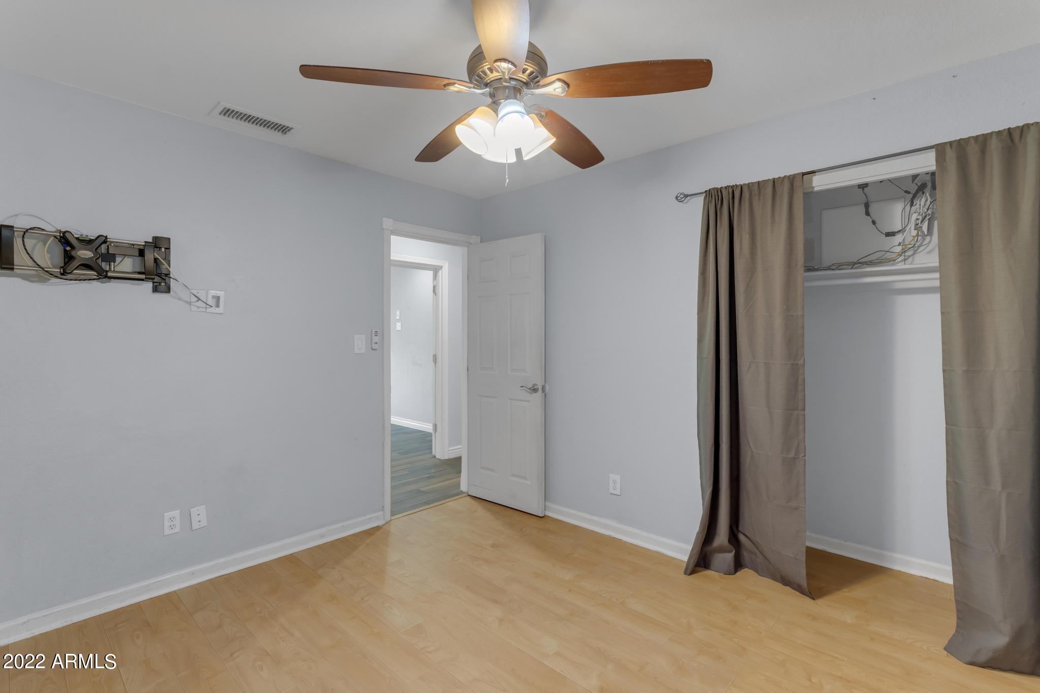 823 W JAVELINA Circle
