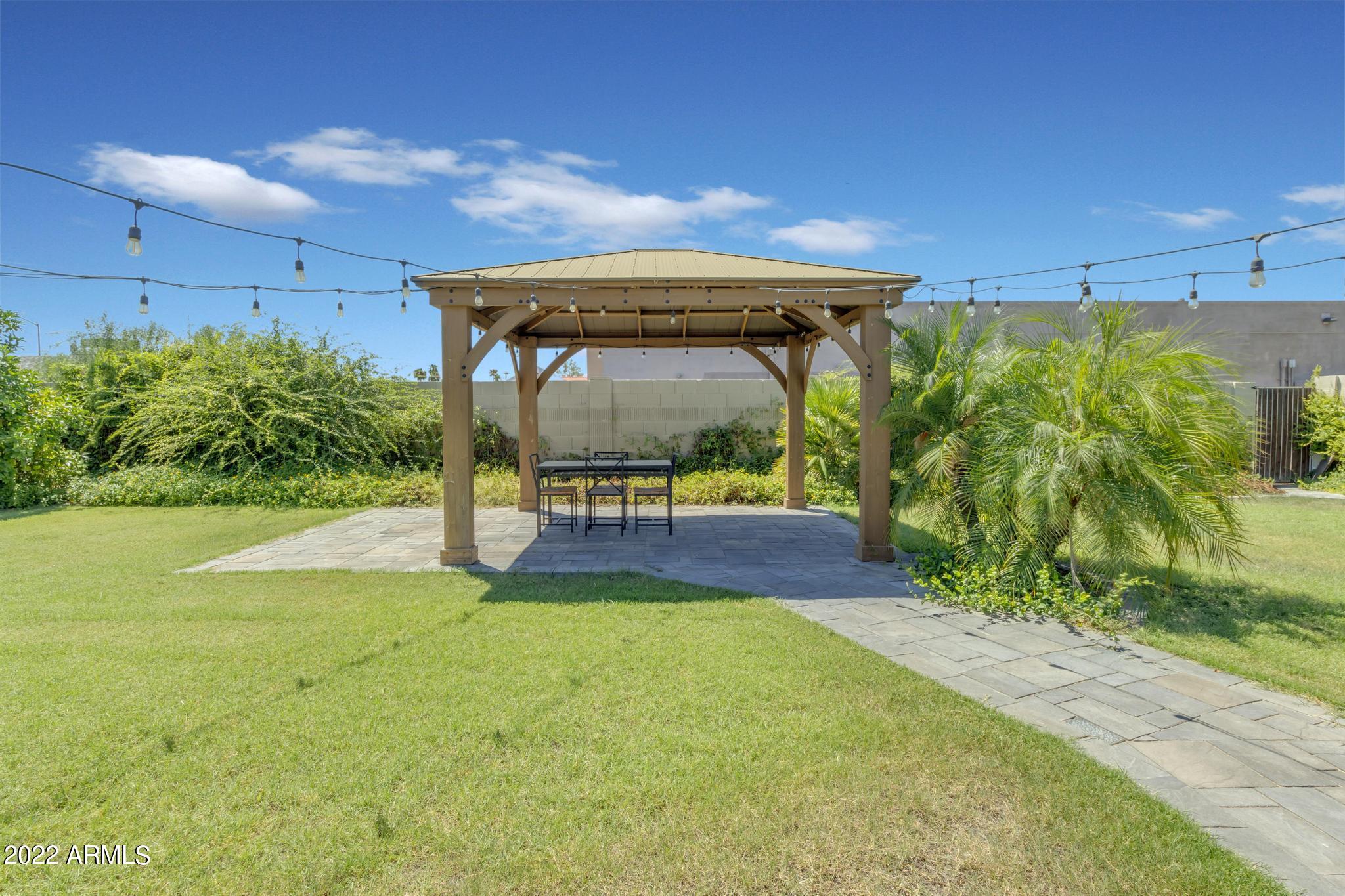 823 W JAVELINA Circle