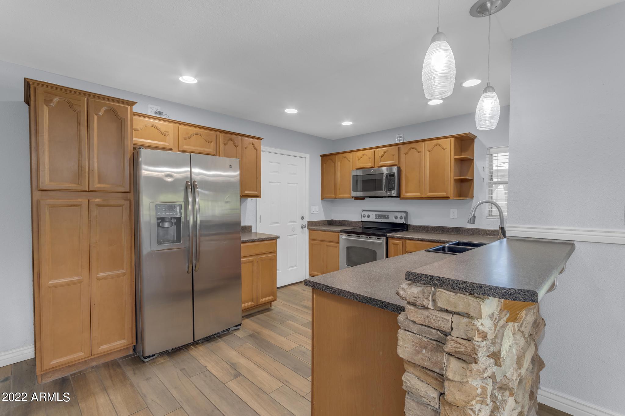 823 W JAVELINA Circle