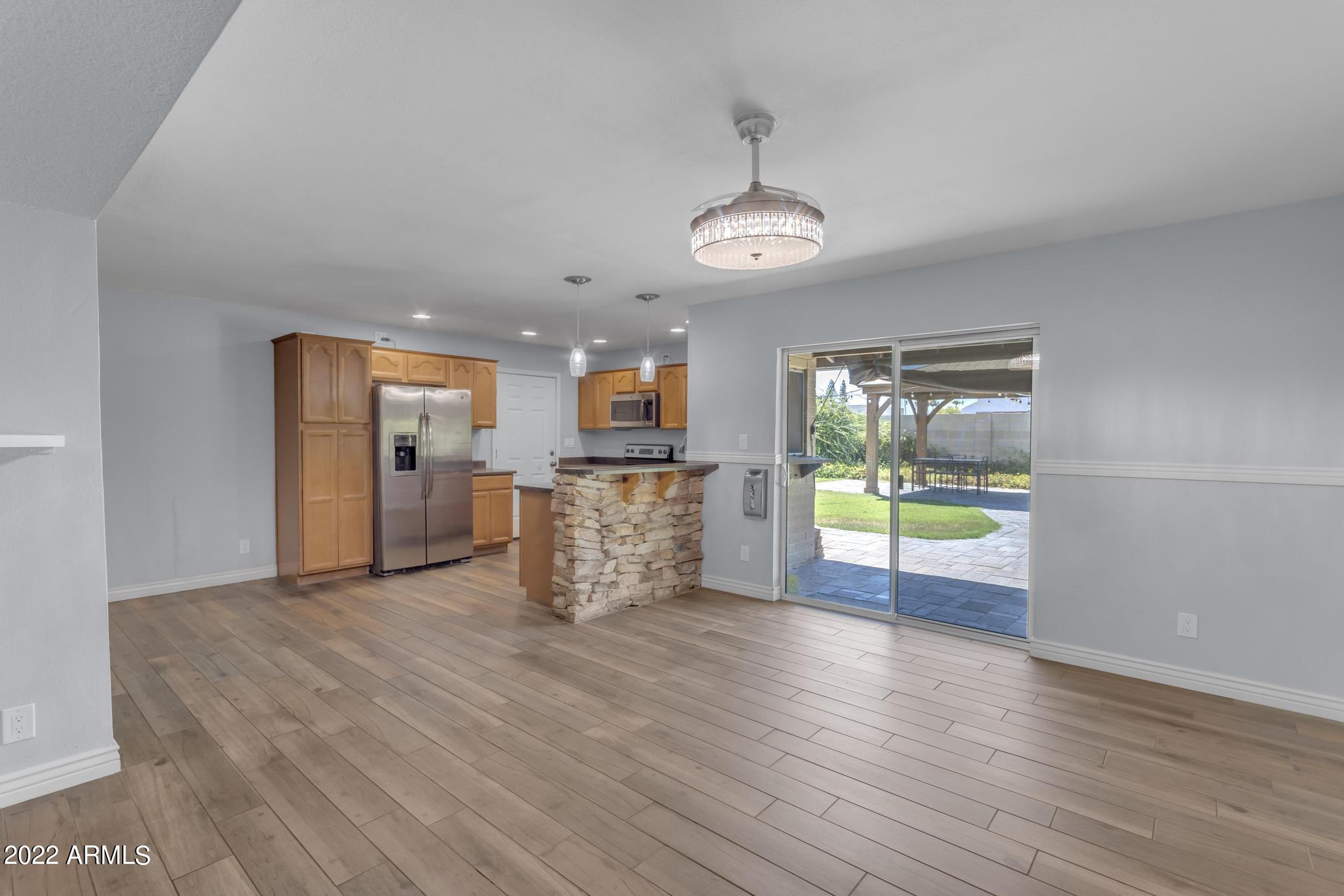 823 W JAVELINA Circle