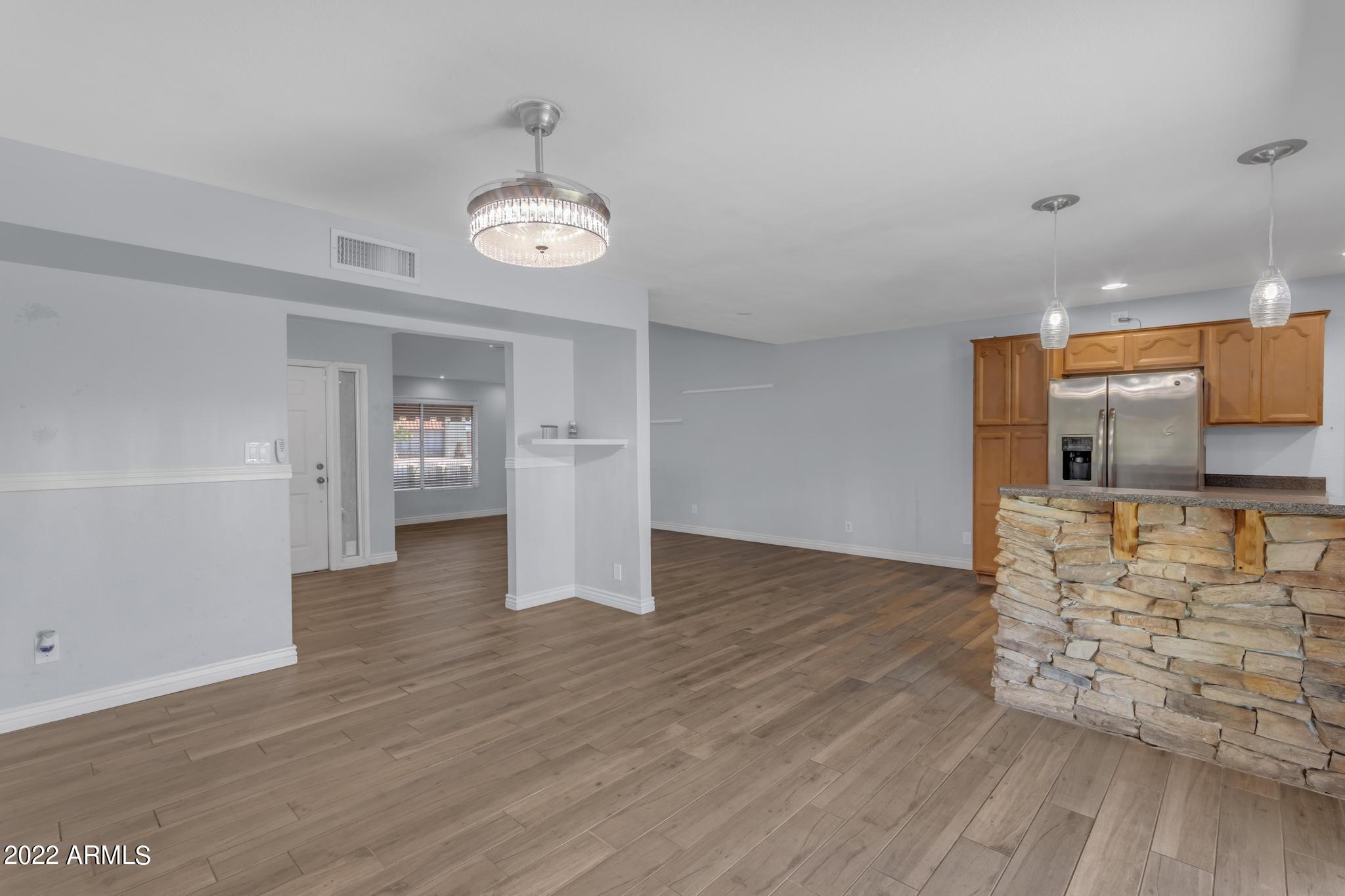 823 W JAVELINA Circle