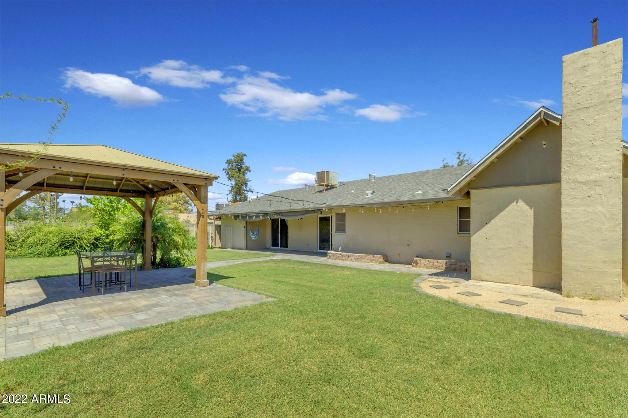 823 W JAVELINA Circle