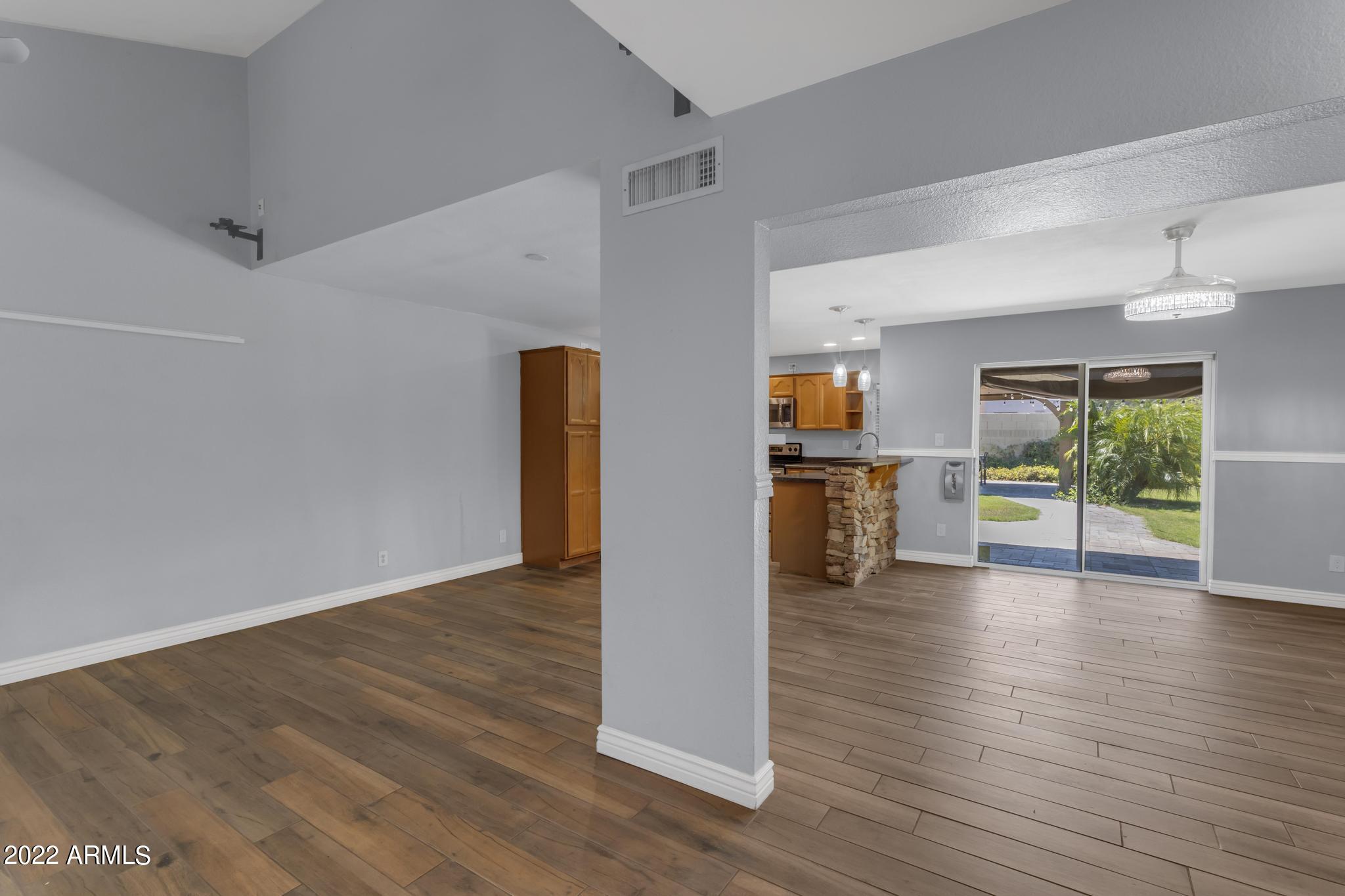 823 W JAVELINA Circle