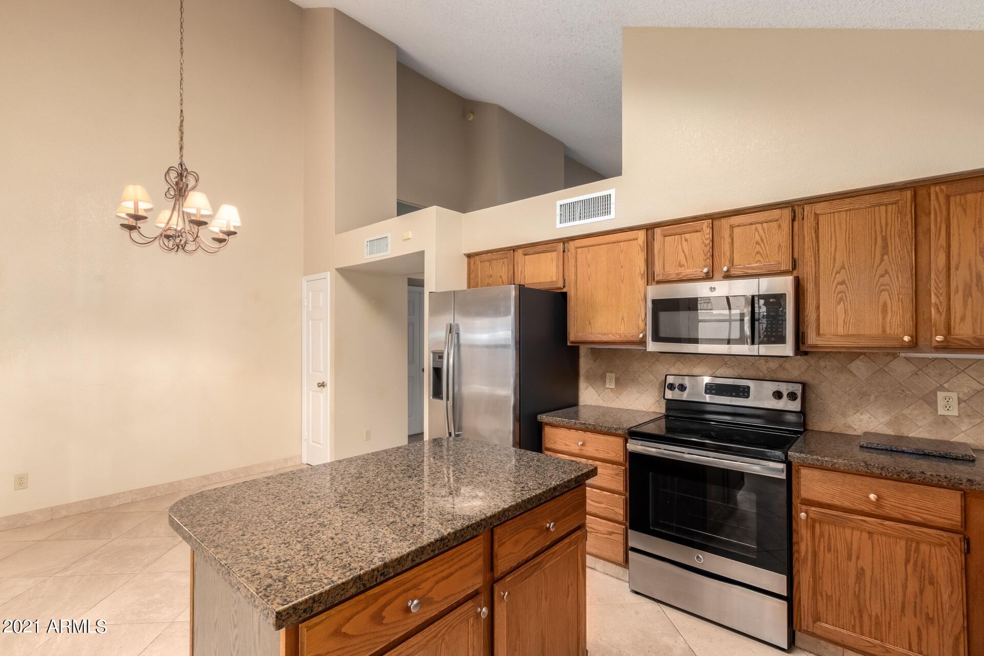 3233 E HIDDENVIEW Drive