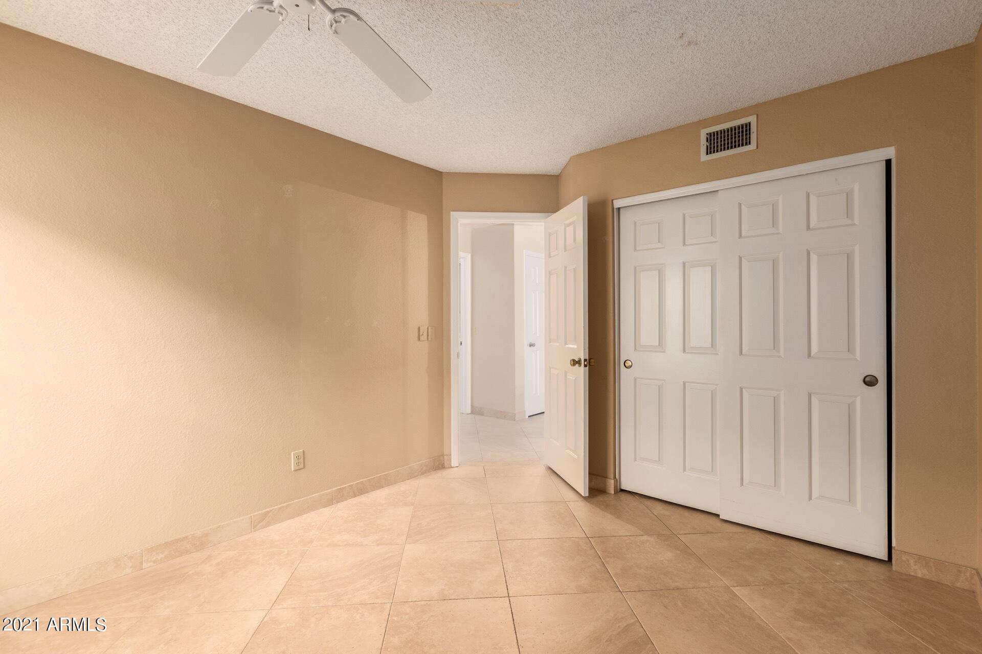 3233 E HIDDENVIEW Drive
