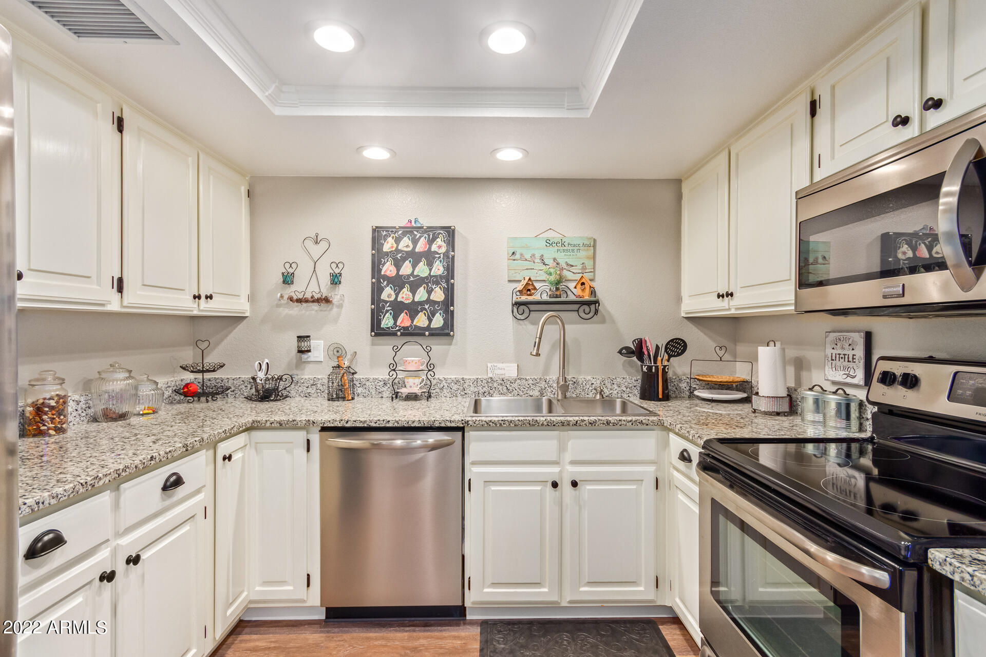 9151 W GREENWAY Road # 111