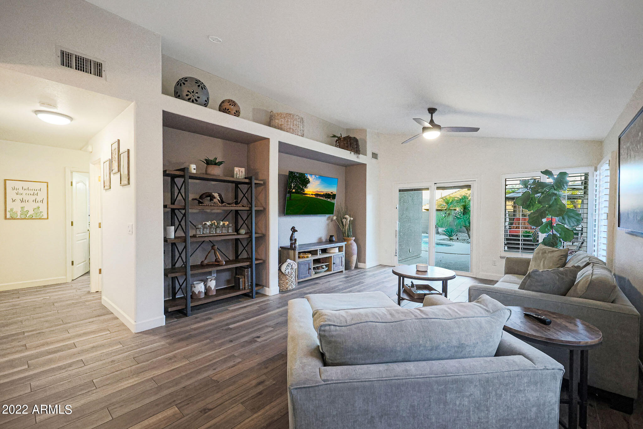 6819 W BRONCO Trail