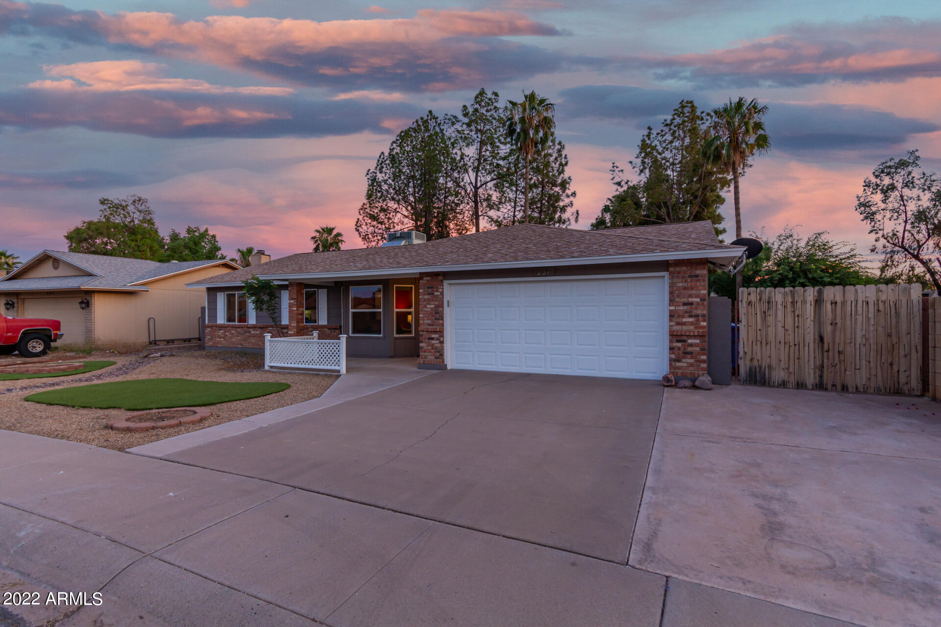 237 E DESERT Lane